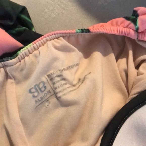 Albion palm print one piece swim suit small - Picture 8 of 8